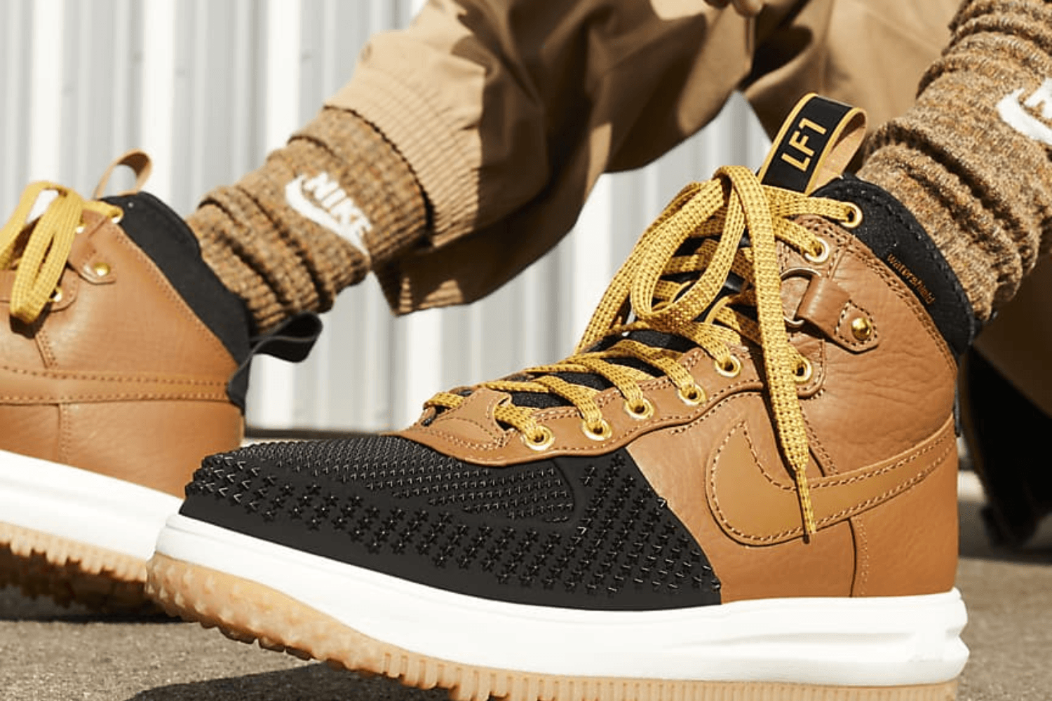 Hoe style ik de Nike Lunar Force 1 Duckboot
