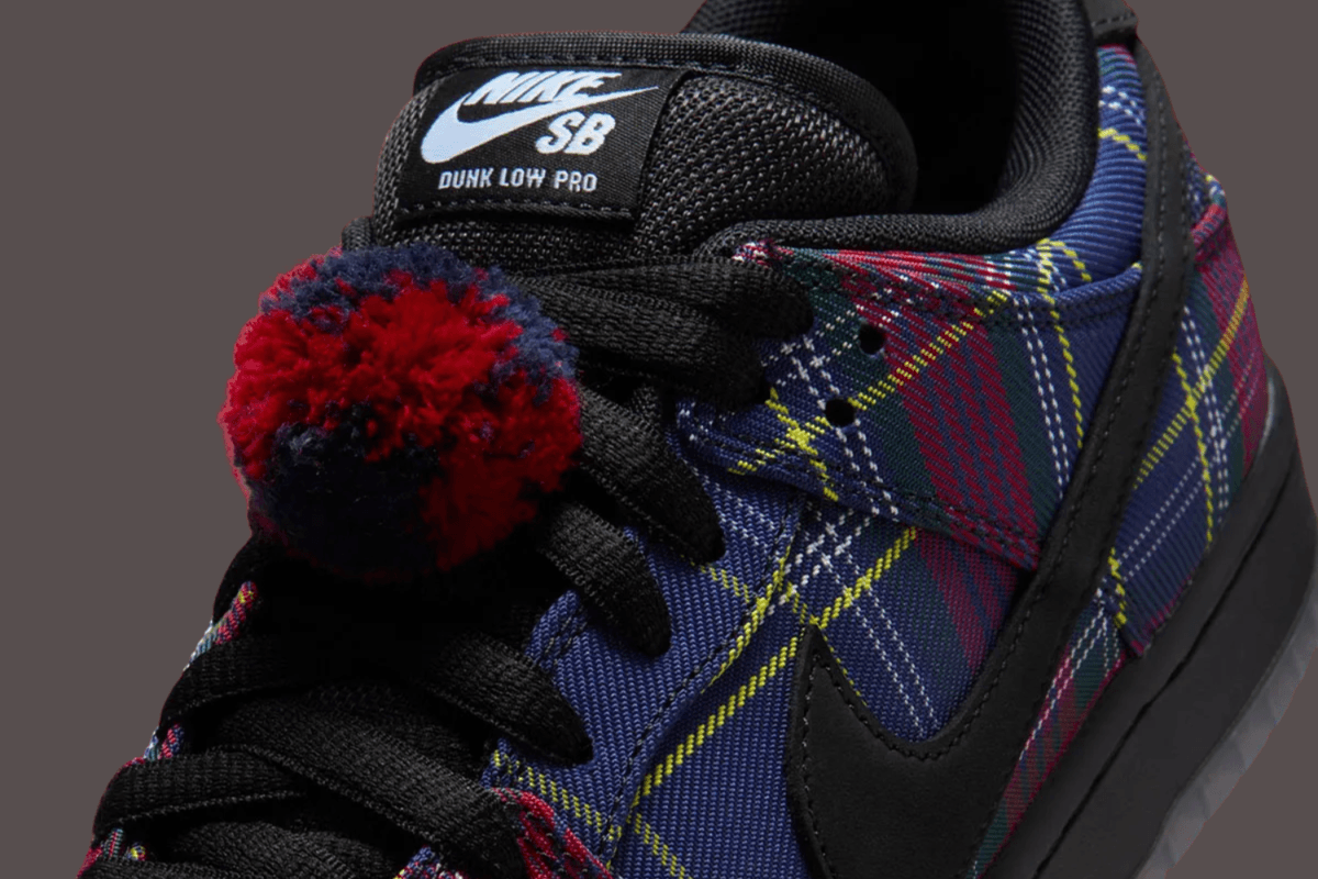 De Nardwuar x Nike SB Dunk Low Pro QS 'Tartan Pattern' is eindelijk hier