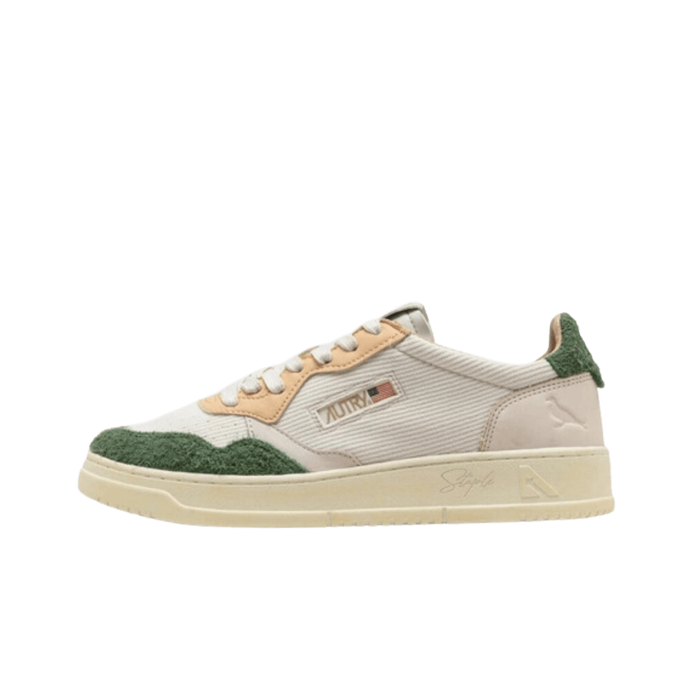 Autry Action Shoes AUTRY 01 LOW STAPLE AVLMSTA1