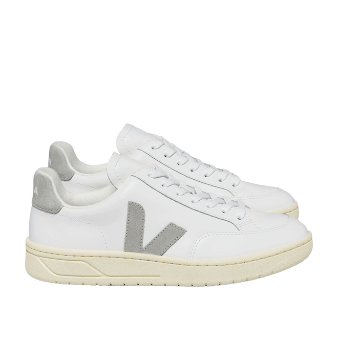 Veja V-12 Leather  XD0203484B