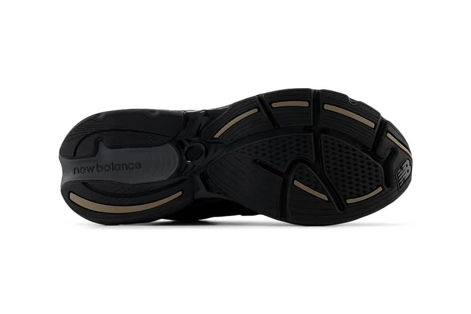 New Balance 2010 ‘Black’ sneaker