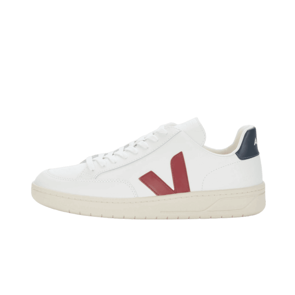 Veja Men's V12 Leather Trainers